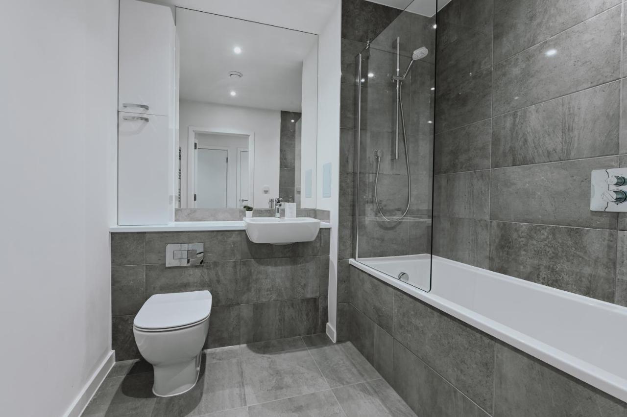 Khayat Homes - The Owelor - Two Bed Лондон Екстер'єр фото
