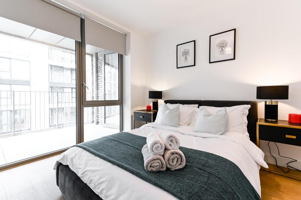 Khayat Homes - The Owelor - Two Bed Лондон Екстер'єр фото