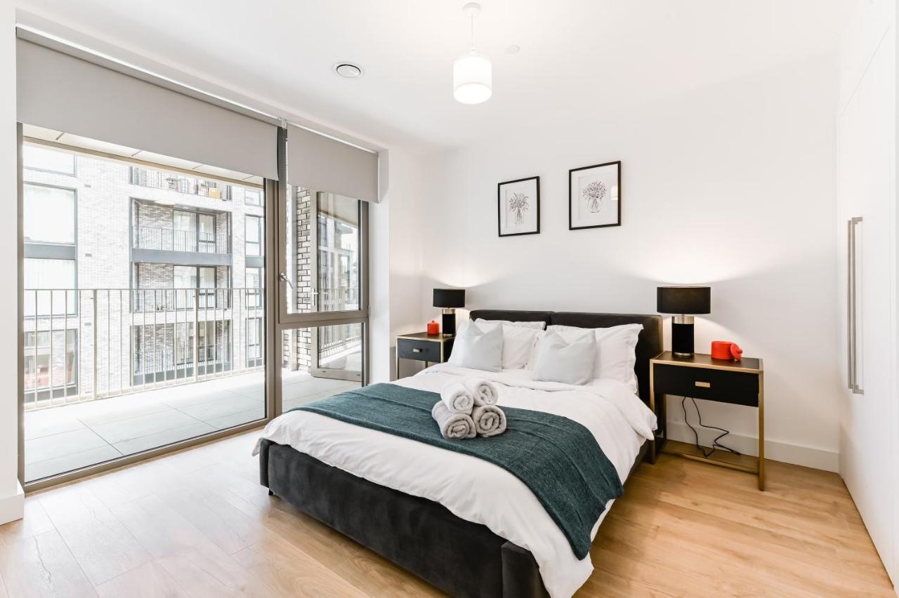 Khayat Homes - The Owelor - Two Bed Лондон Екстер'єр фото