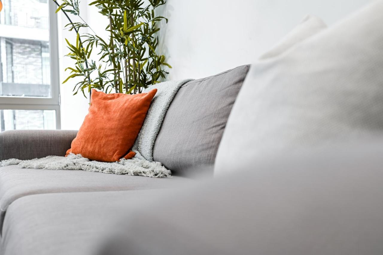 Khayat Homes - The Owelor - Two Bed Лондон Екстер'єр фото